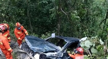 小金体育登录入口-扫墓发生惨案！2人当场死亡，现场惨不忍睹，原因曝光，网友炸锅
